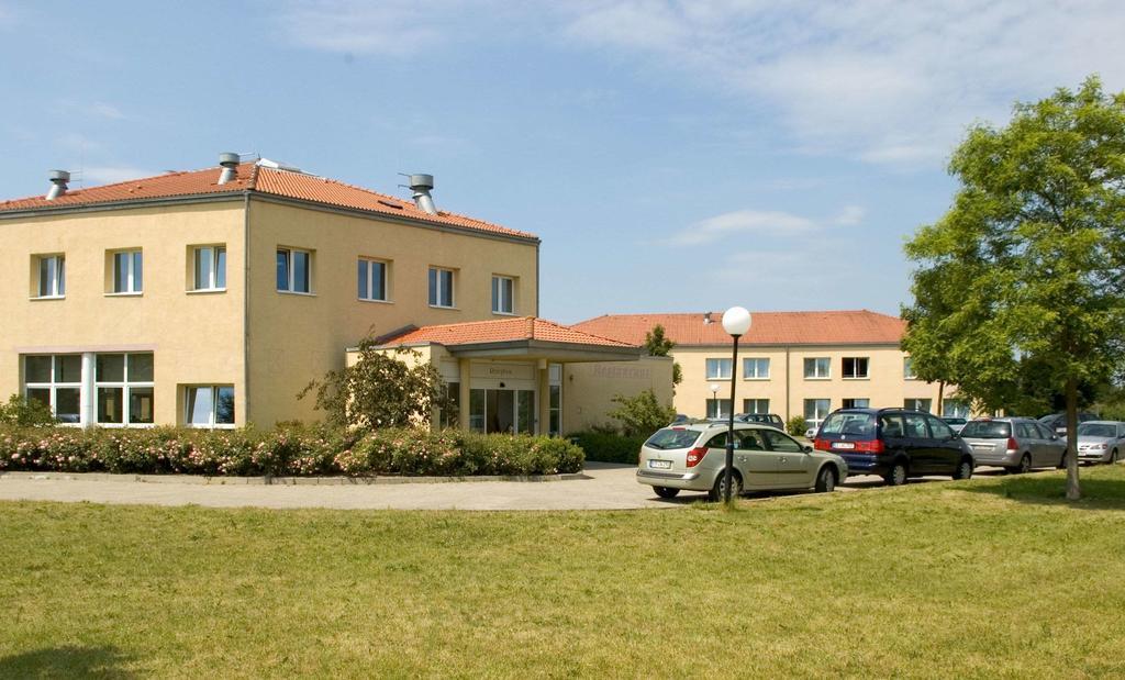 Days Inn Dessau Екстериор снимка